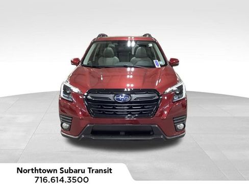 Used 2023 Subaru Forester Limited image 3