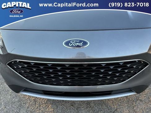 Certified 2022 Ford Escape SE w/ Convenience Package image 10