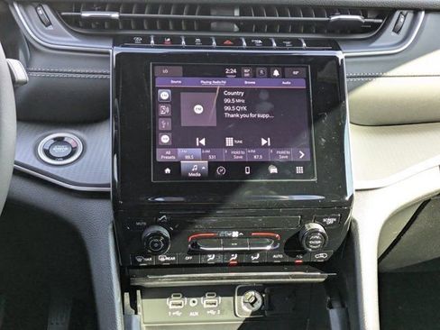 New 2025 Jeep Grand Cherokee L Laredo image 16