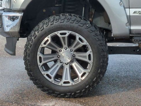 Used 2020 Ford F250 XLT w/ XLT Premium Package image 14