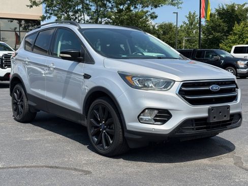 Used 2018 Ford Escape Titanium AWD/4WD image 2