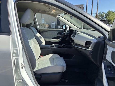 Used 2023 Nissan Rogue SV AWD/4WD image 10