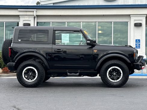 Used 2023 Ford Bronco Badlands image 3