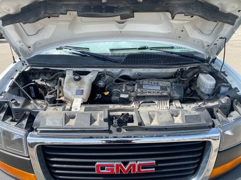 Used 2018 GMC Savana 2500 w/ Driver Convenience Package RWD image 29
