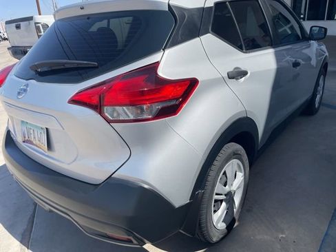 Used 2019 Nissan Kicks S image 3
