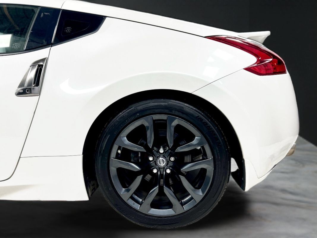 Used 2020 Nissan 370Z Coupe RWD image 13