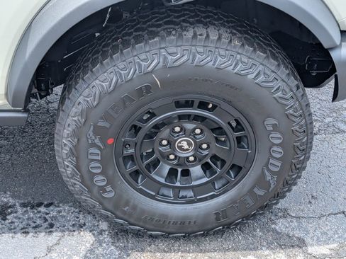 New 2026 Ford Bronco Badlands AWD/4WD image 18