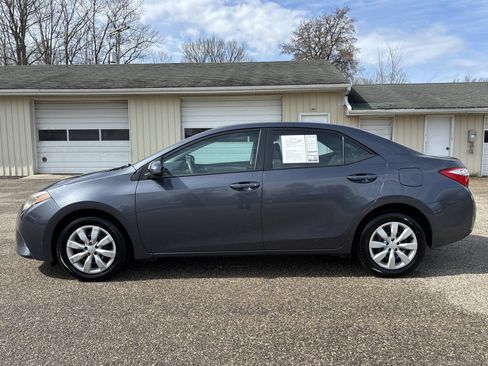 Used 2015 Toyota Corolla LE image 8