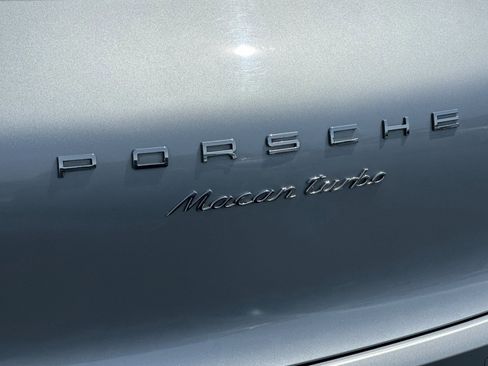 Used 2015 Porsche Macan Turbo AWD/4WD image 23