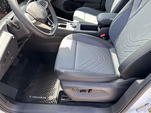 New 2026 Volkswagen Tiguan SE AWD/4WD image 11
