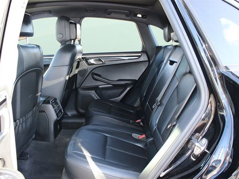 Used 2023 Porsche Macan Turbo image 16