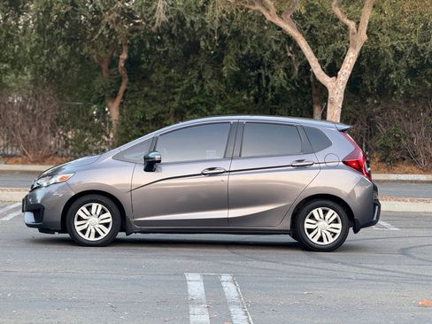 Used 2017 Honda Fit LX image 2