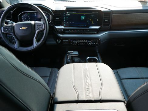 Used 2026 Chevrolet Silverado 1500 High Country AWD/4WD image 10