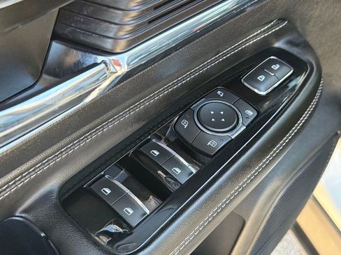 Used 2022 Lincoln Corsair FWD w/ Premium Package image 22