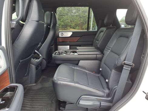 Used 2022 Lincoln Navigator Reserve AWD/4WD image 14