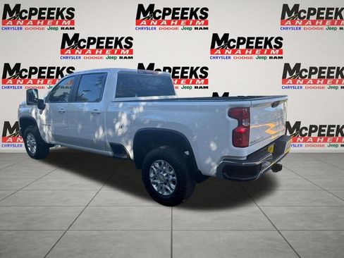 Used 2021 Chevrolet Silverado 2500 LT w/ Z71 Off-Road Package AWD/4WD image 3