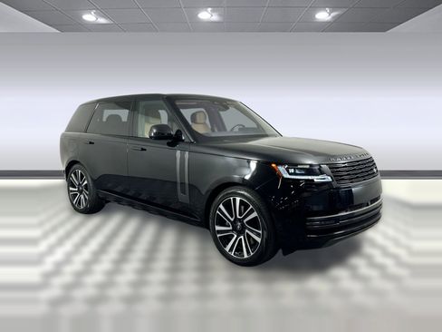 Used 2023 Land Rover Range Rover Long Wheelbase SE image 6