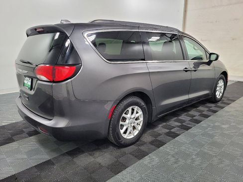 Used 2020 Chrysler Voyager Lxi FWD image 10