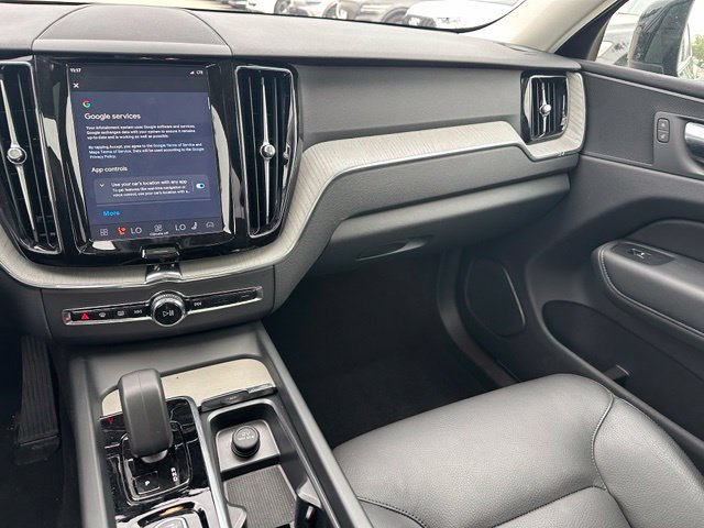 Used 2025 Volvo XC60 B5 Plus AWD/4WD image 18