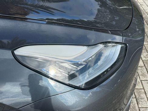 Used 2021 Tesla Model Y Long Range image 19