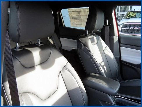 New 2026 Jeep Compass Limited image 9