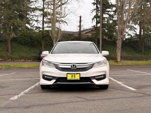 Used 2017 Honda Accord EX-L image 8
