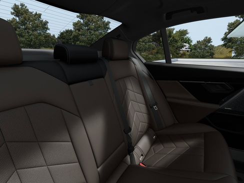 New 2027 BMW 550e xDrive 550e xDrive Sedan image 10