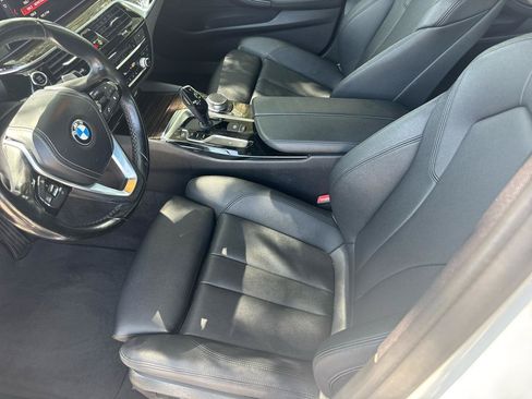 Used 2019 BMW 530i RWD image 12