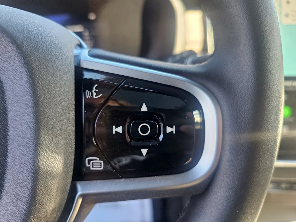 Certified 2025 Volvo XC90 B5 Plus AWD/4WD image 44