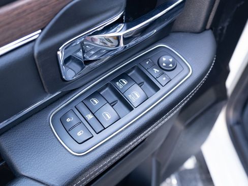 Used 2018 RAM 1500 Laramie w/ Convenience Group image 18