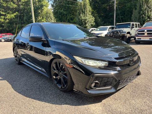 Used 2018 Honda Civic Sport Touring image 5