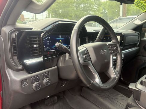 Used 2023 Chevrolet Silverado 1500 RST w/ Z71 Off-Road Package AWD/4WD image 7