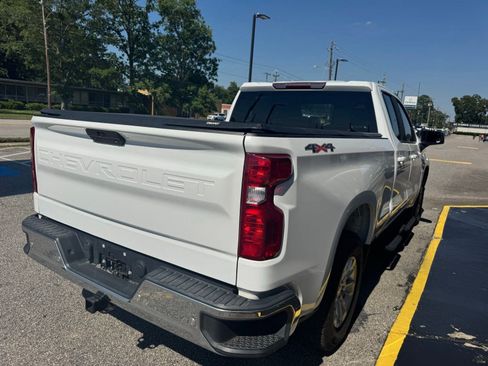 Certified 2020 Chevrolet Silverado 1500 LT w/ Convenience Package AWD/4WD image 9