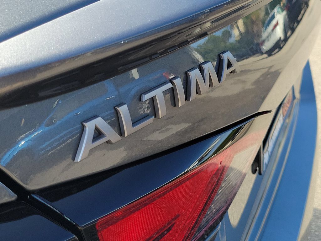New 2026 Nissan Altima 2.5 SR w/ SR Premium Package FWD image 12