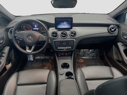 Used 2020 Mercedes-Benz GLA 250 w/ Premium Package image 13