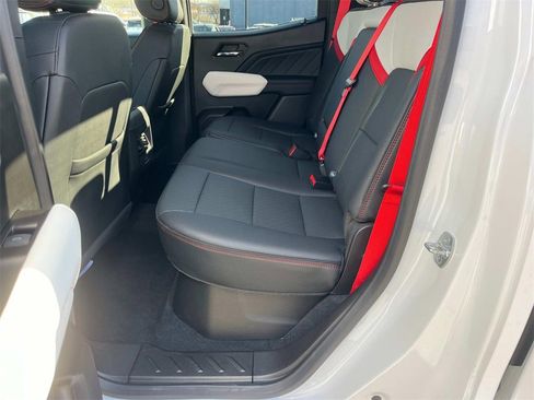 Used 2024 GMC Canyon AT4X image 20