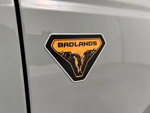 Used 2024 Ford Bronco Badlands AWD/4WD image 9