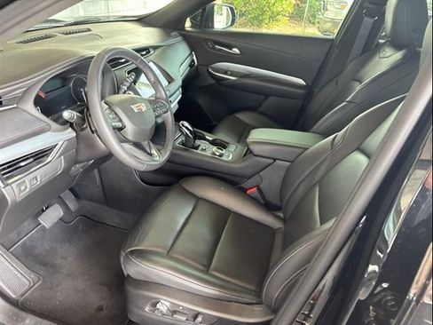 Certified 2022 Cadillac XT4 Premium Luxury w/ Enhanced Visibility Package AWD/4WD image 5