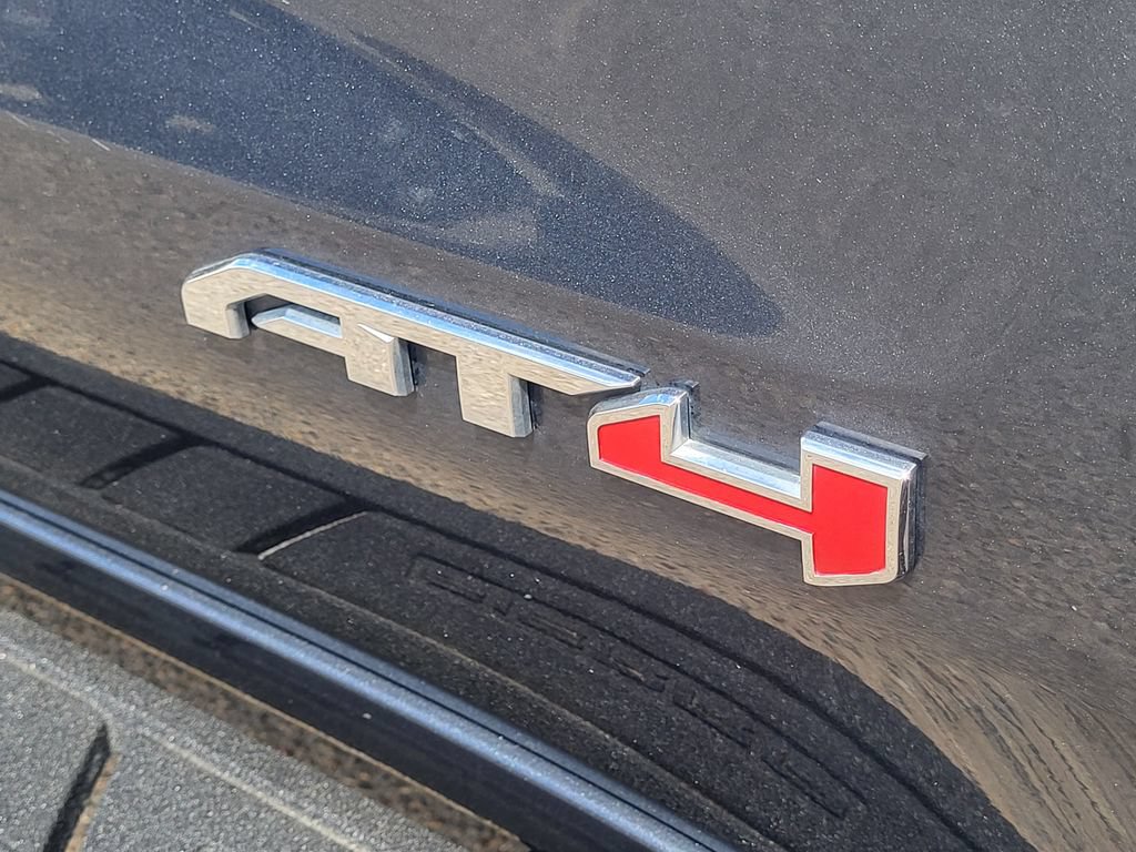Used 2022 GMC Sierra 1500 AT4 w/ AT4 Premium Package AWD/4WD image 8