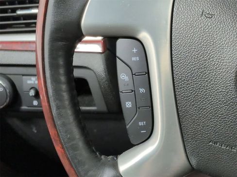 Used 2012 Cadillac Escalade Luxury image 26