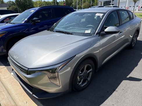 Used 2025 Kia K4 FWD image 5