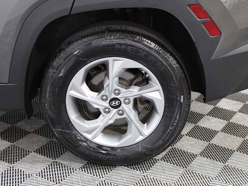 Used 2022 Hyundai Tucson SE AWD/4WD image 17