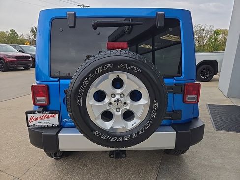 Used 2015 Jeep Wrangler Unlimited Sahara w/ Connectivity Group image 9