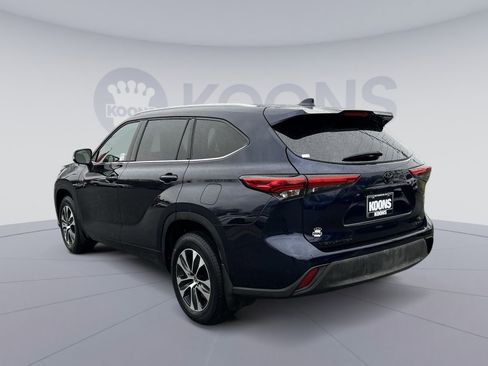 Used 2022 Toyota Highlander XLE image 4