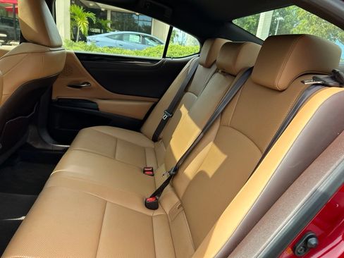 Used 2019 Lexus ES 300h w/ Premium Package FWD image 14
