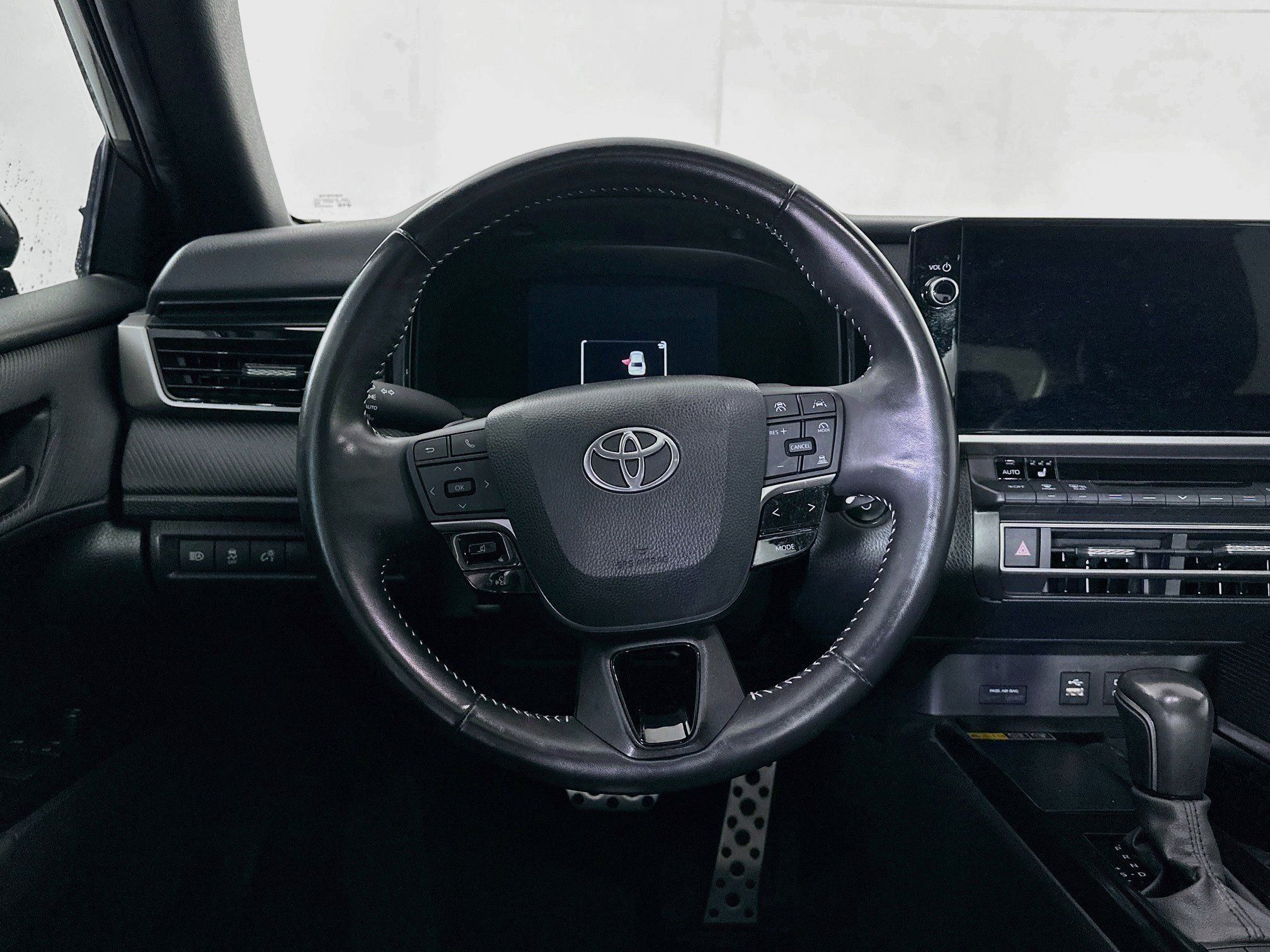 Used 2025 Toyota Camry SE w/ Multimedia Upgrade Package FWD image 18