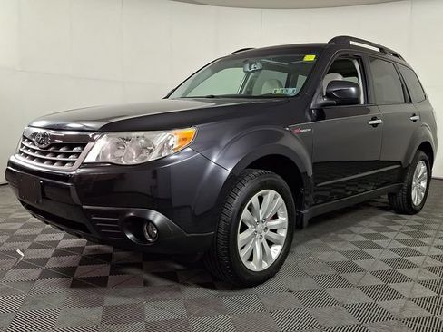 Used 2013 Subaru Forester 2.5X Premium w/ All-Weather Plus Pkg AWD/4WD image 5