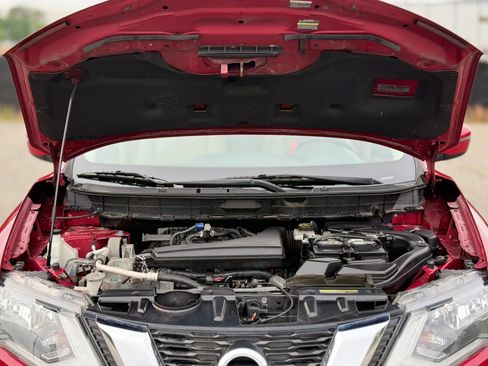 Used 2017 Nissan Rogue SV AWD/4WD image 29