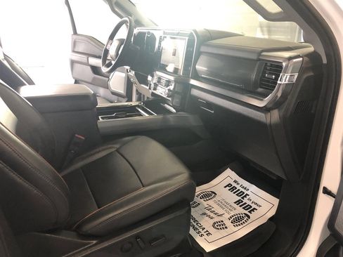Used 2025 Ford F250 Lariat w/ Chrome Package image 15