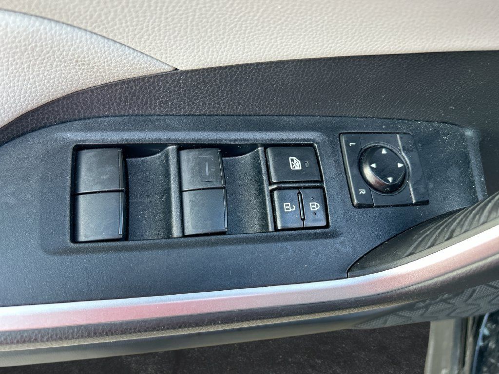Used 2021 Toyota RAV4 XLE FWD image 13